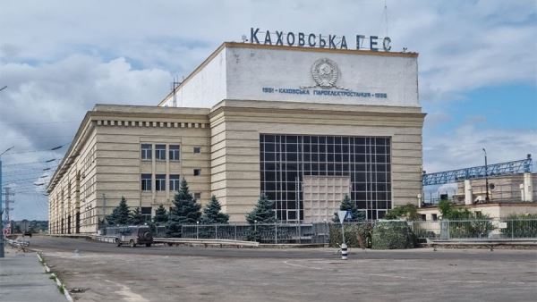 Украинские боевики открыли огонь по Каховской ГЭС<br />
